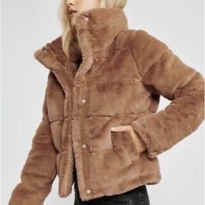 The A&F mini puffer